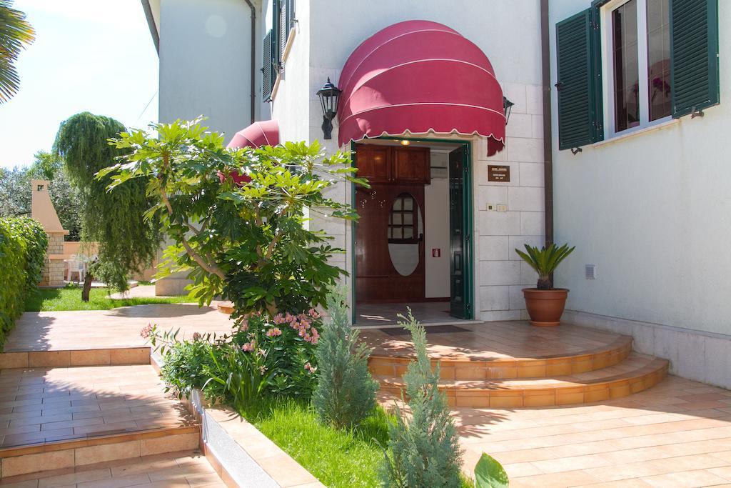 Villa Sveta Eufemija - Bed And Breakfast Rovinj Cameră foto